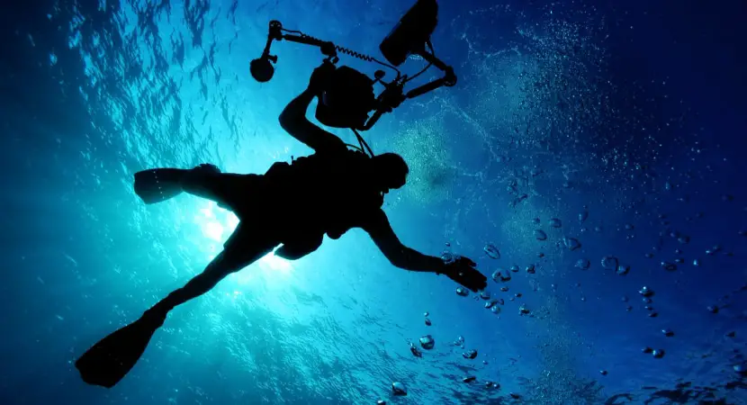 8 Best Underwater Drones You Can Buy - TechWhoop
