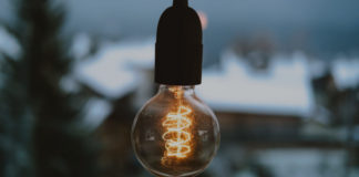 how do smart bulbs work