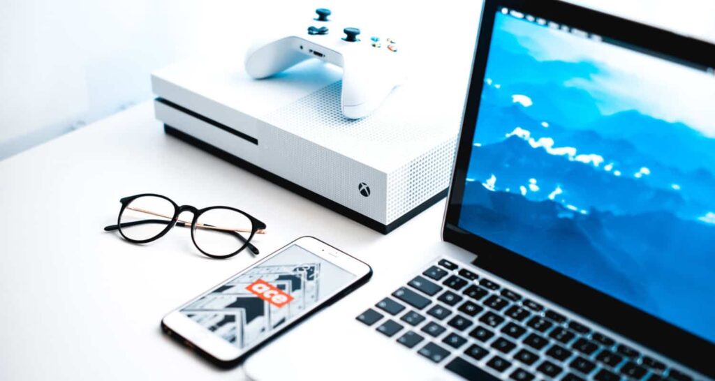 how to play pc games on iphone