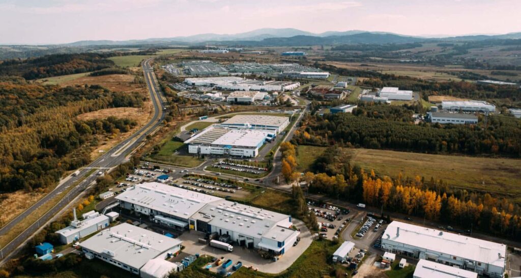 how much does it cost to build 100 storage units