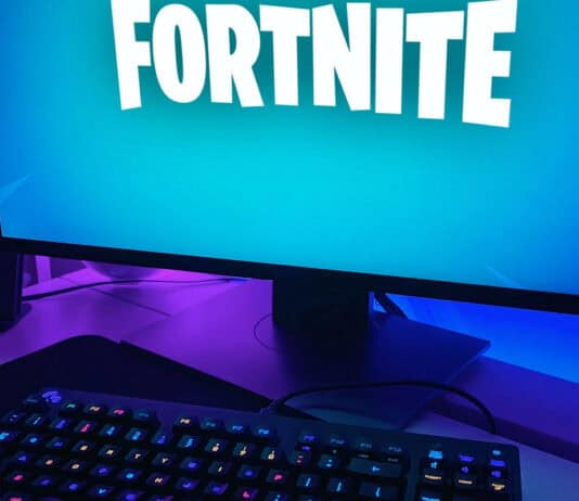 why is fortnite so laggy